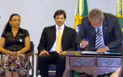 Presidente Lula assina decreto que organiza a educao no campo