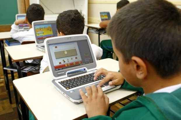 Internet em alta velocidade s escolas pblicas brasileiras (15 04)